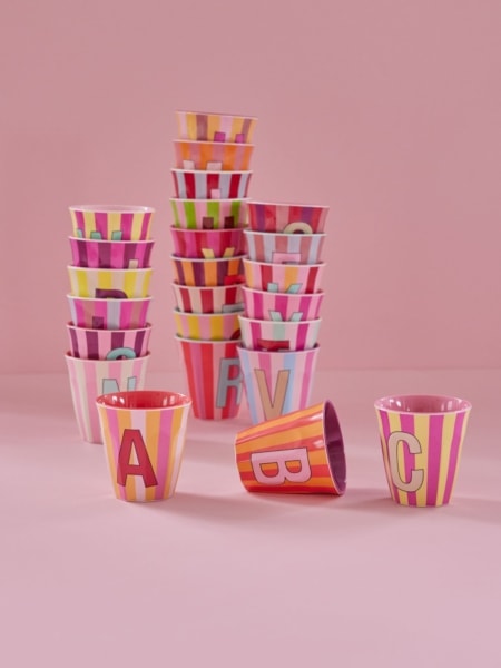 rice becher, buchstaben a-z gestreift, pink