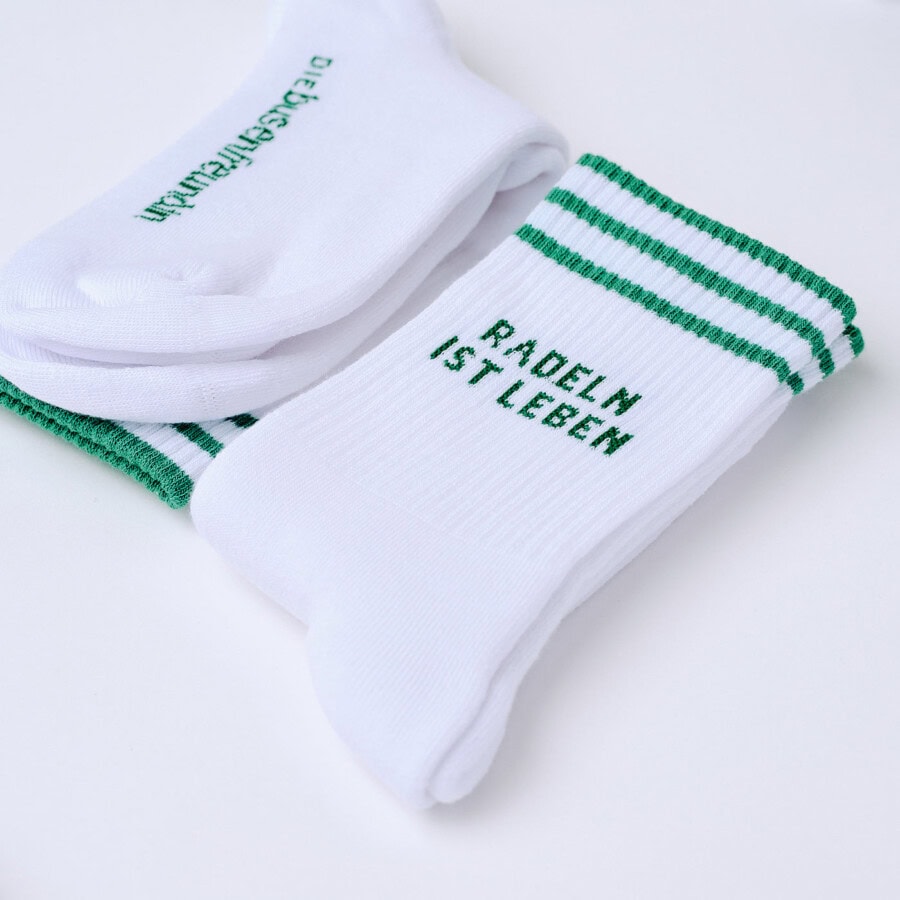 busenfreundin-socken-radeln-ist-leben