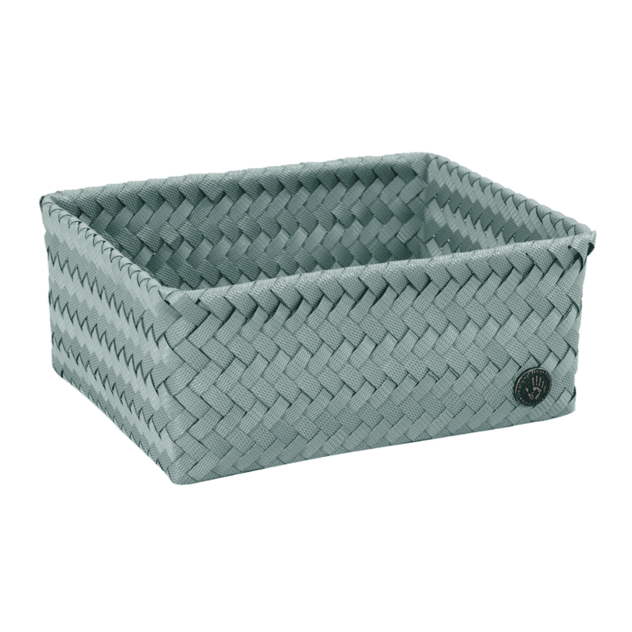 handed-by-basket-high-eukalyptus